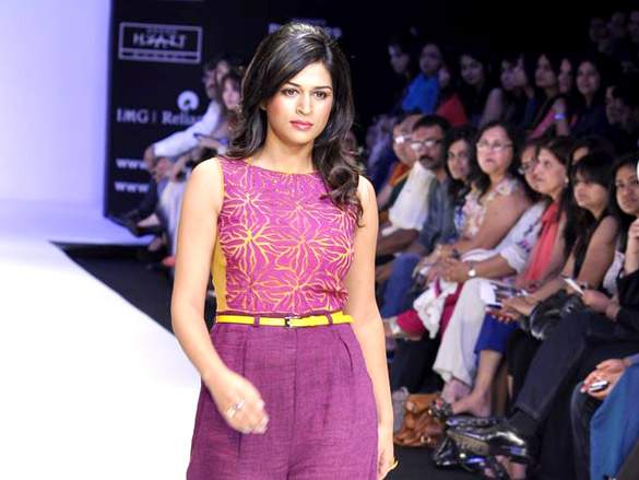 Shraddha Das Show At Lakme Fashion Week 2012