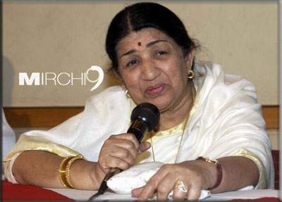 Lata-Mangeshkar-decides-to-