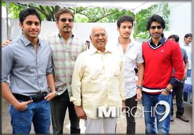 Akkineni-family-under-one-r