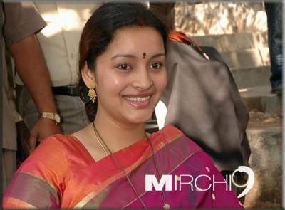Renu-Desai's-comeback-to-mo