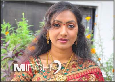 Aamani-happy-to-play-real-l