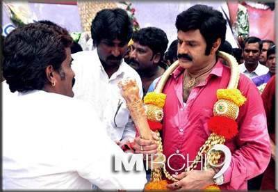Nandamuri-fans-Charity-to-U