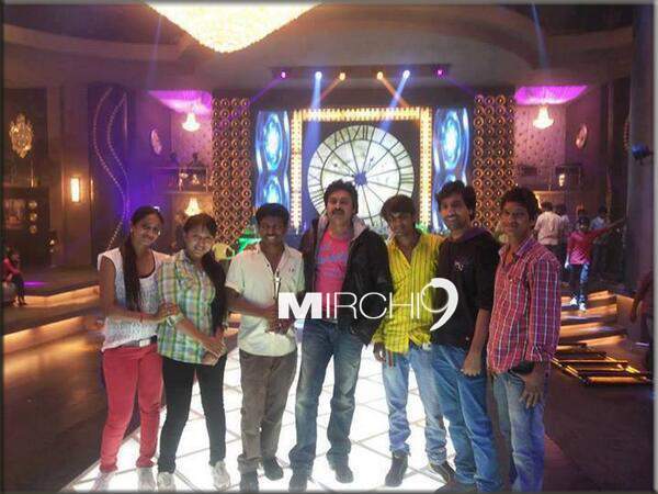 pawan-kalyan-with-fans--1