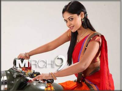 Bindu Madhavi - a busy bee in Tamil