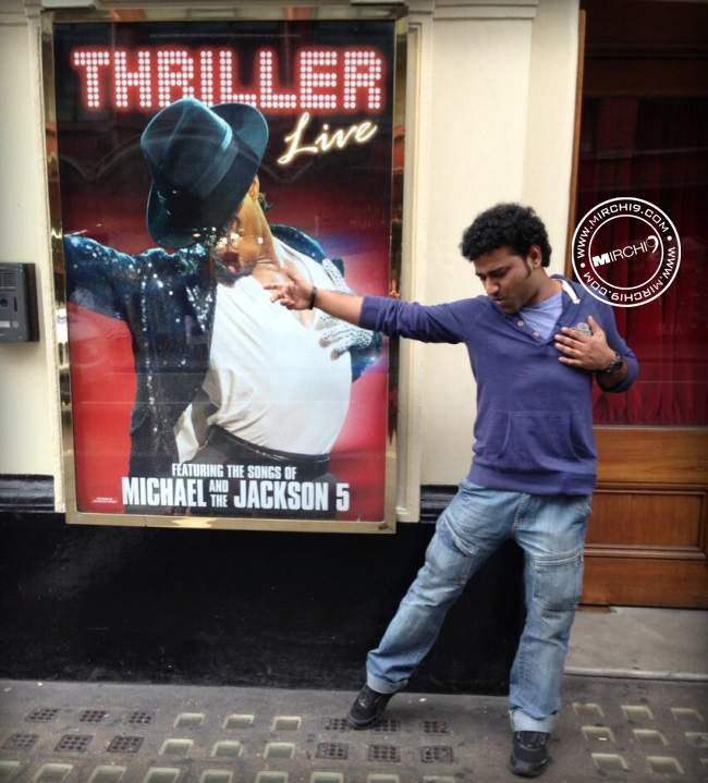 DSP-poses-for-MJ