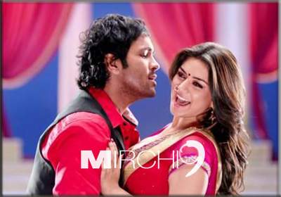 Manchu Vishnu-Hansika par a hit - Srivas