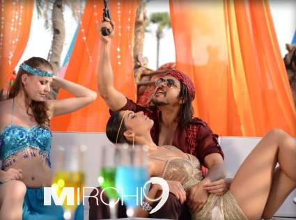 Nagarjuna-with-girls