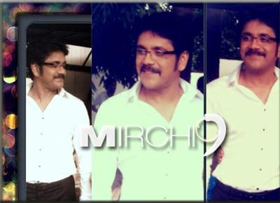 Nagarjuna's superb formal look impresses all!