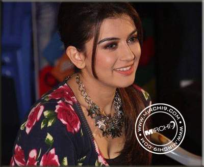 Hansika to dedicate next year for Telugu