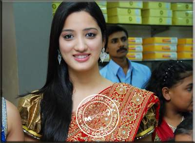Richa Panai goes to Bollywood