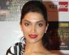 Deepika escapes Egg pelting