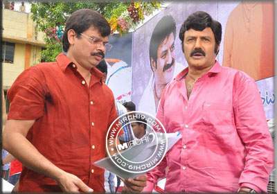 Special song in palace for Boyapati-Balayya film