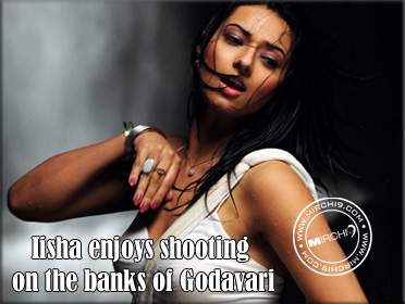 Iisha enjoys shooting on the banks of Godavari