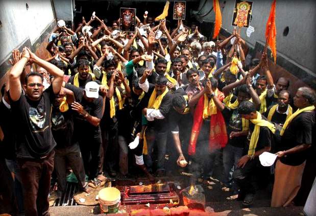 Rajnikanth-fans-Tirupathi