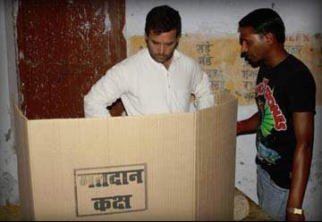 Election Commission acting in favour of Congress