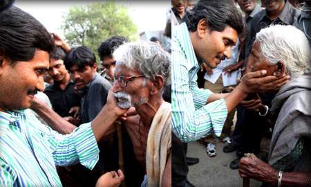 YS-Jagan-with-old-people