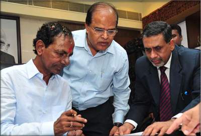 KCR-Avoid-officials-who-wor