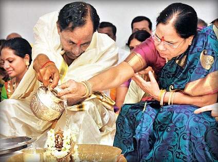 KCR Wife home pooja