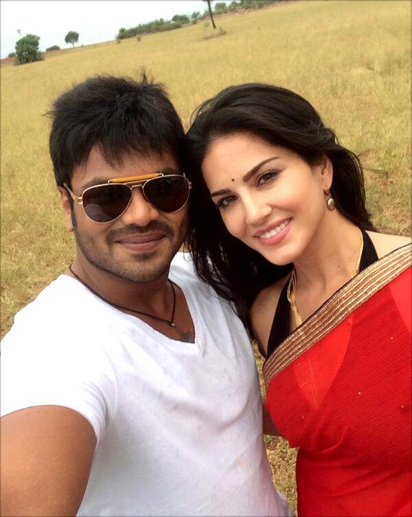 Manoj sunny leone real photo