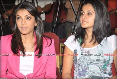 Tapsee-And-Kajal-Agarwa