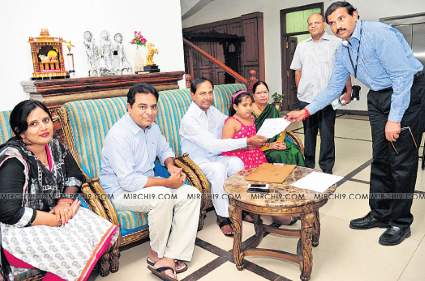 KCR-family-photo