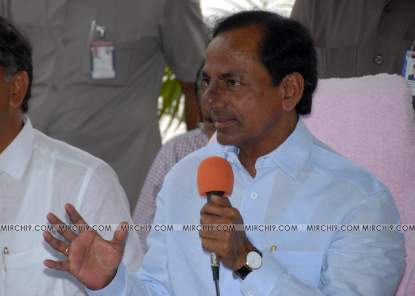 telangana CM KCR speech photos