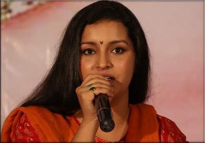 Pawan Kalyan promises help to Renu Desai