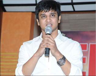 nikhill at karthikeya success meet