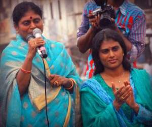 ys-Vijayamma-facebook-vizag