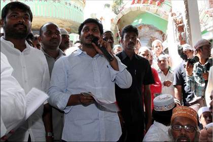 ysrcp-jagan-visits-vizag