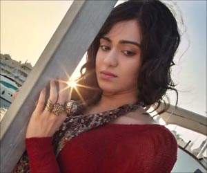 adah sharma father died
