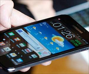 cell phones sale increase