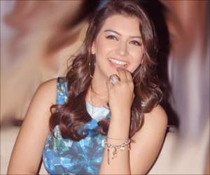 Hansika in awe of veteran actress  