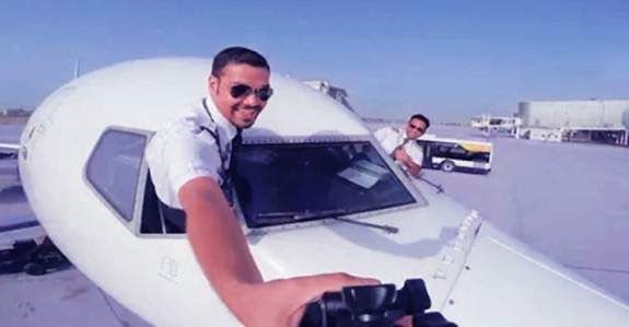 jet airways pilot taking selfie
