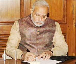 narendra-modi-announced-not to use red ink