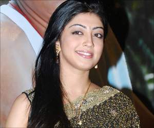 pranitha subhash in attarintiki daaredi 2