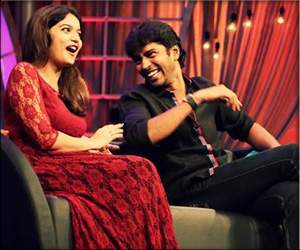 swathi in koncham touh lo unte chepthanu show