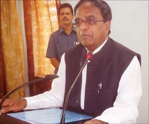 trs targets ponnala lakshmaiah