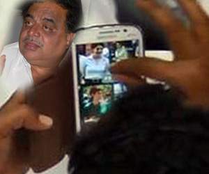 MLA-caught-wMLA-caught-watching-atching-