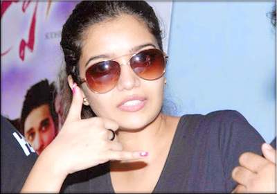 colors-swathi-scared