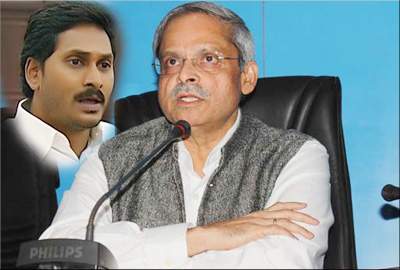 parakala prabhakar fire on jagan