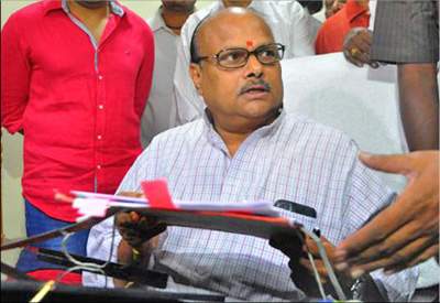yanamala ramakrishnudu fires on ys jagan