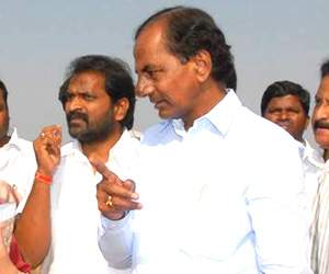 KCR warns 6 Party MLAs on Corruption!