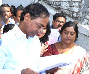 KCR works out Caste Equations in Rajaiah's exit!