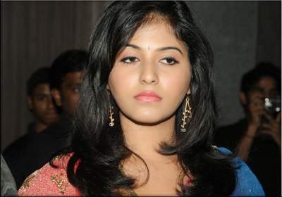 anjali hulchul in pub