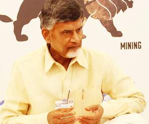 chandrababu met singapore officials