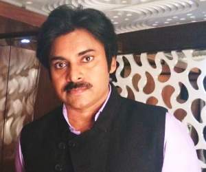 power star Pawan kalyan fans twitter war
