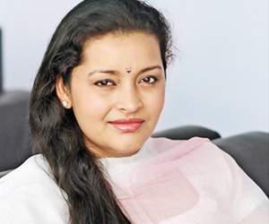 renu desai and tweets