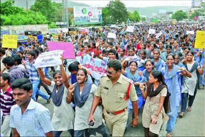 students protest against kcr