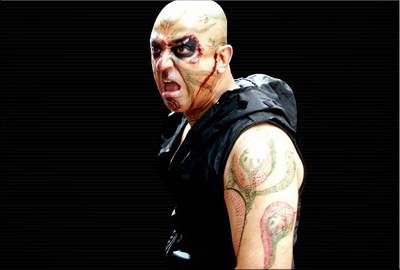 utthama villain trailer talk